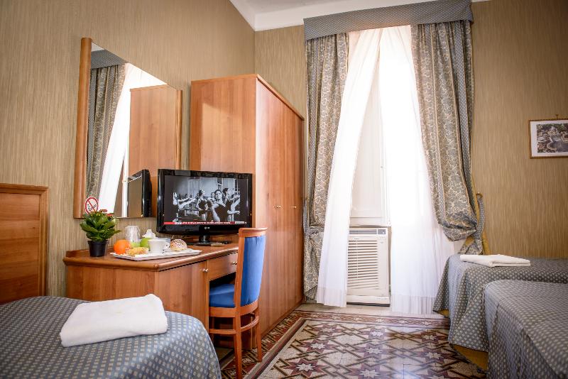 اتاق استاندارد چهار تخته, Emmaus