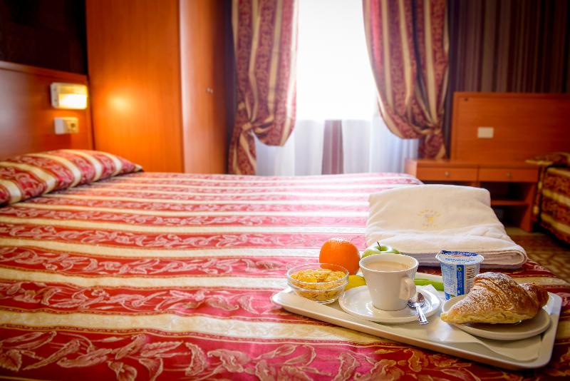 اتاق استاندارد, Emmaus