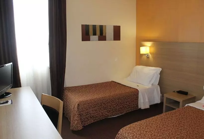 Chambre Classique, First