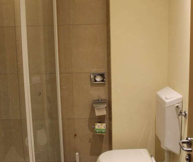 スーペリアールーム, First