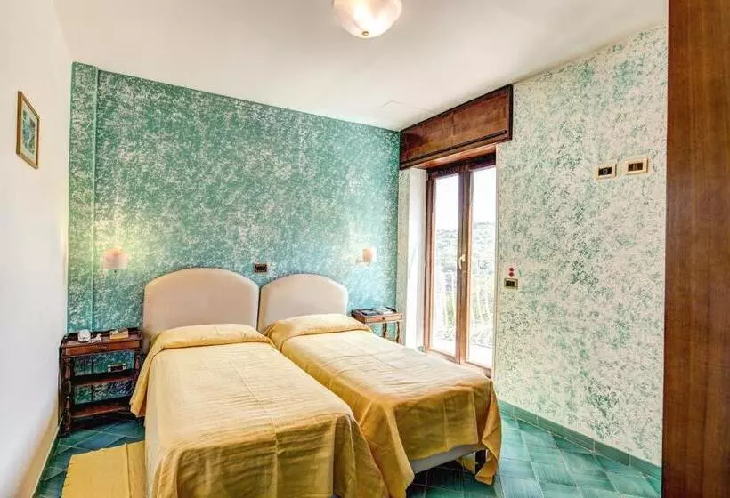 اتاق استاندارد با بالکن, Grand Hotel Hermitage