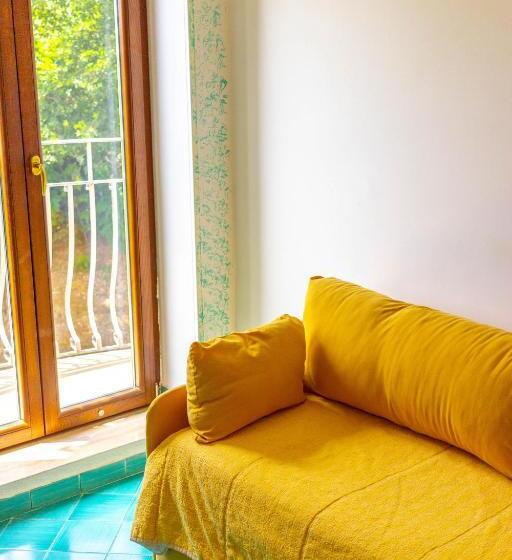 חדר סטנדרט עם מרפסת, Grand Hotel Hermitage