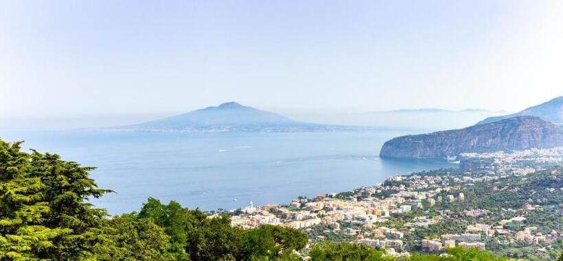 חדר סטנדרט נוף לים עם מרפסת, Grand Hotel Hermitage