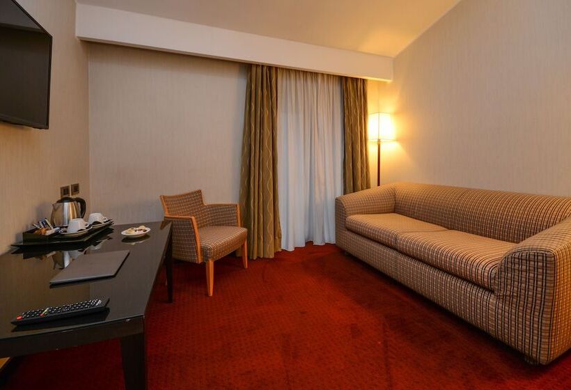 주니어 스위트, Igea