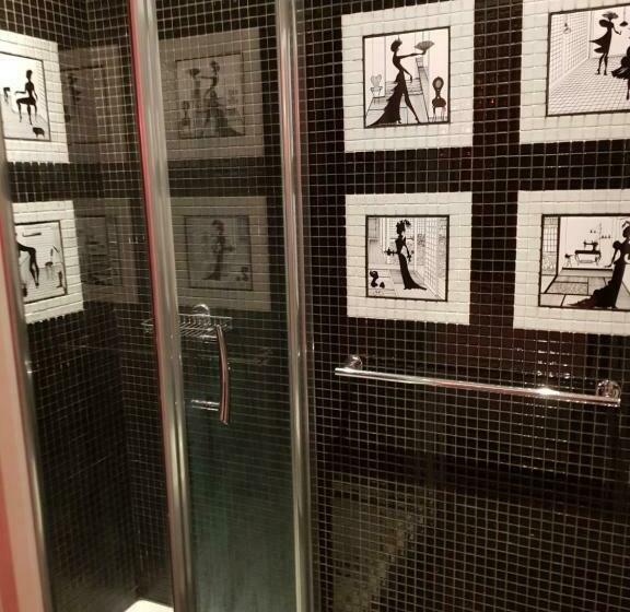 غرفة قياسية, Kennedy