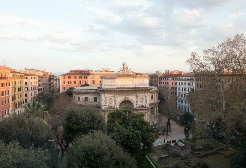 غرفة عائلية, Kennedy