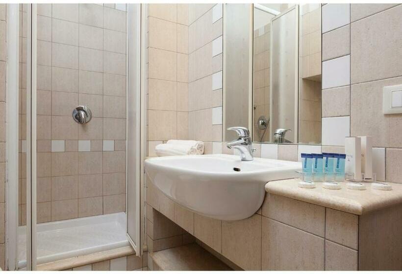 Habitación Familiar, Kennedy