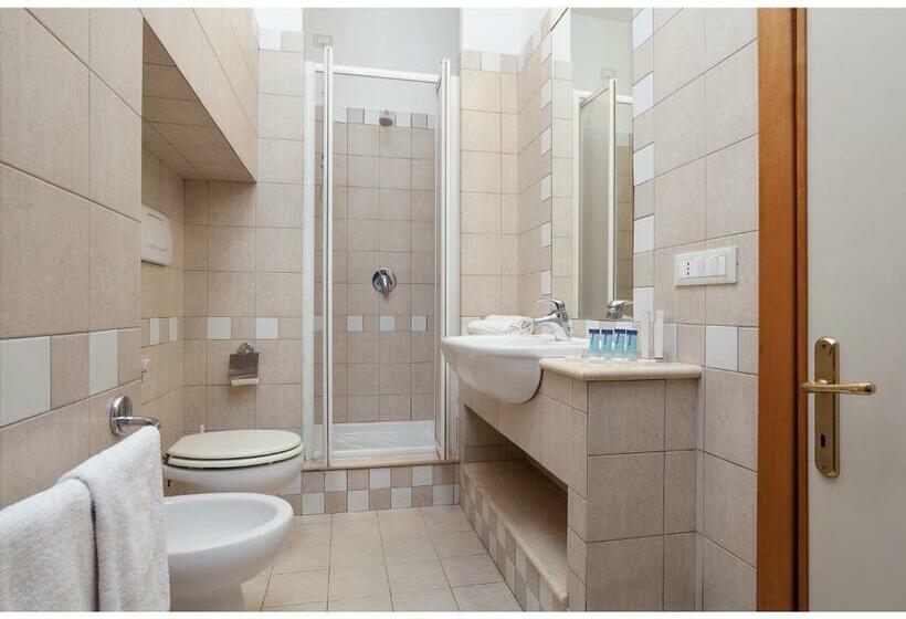 غرفة عائلية, Kennedy