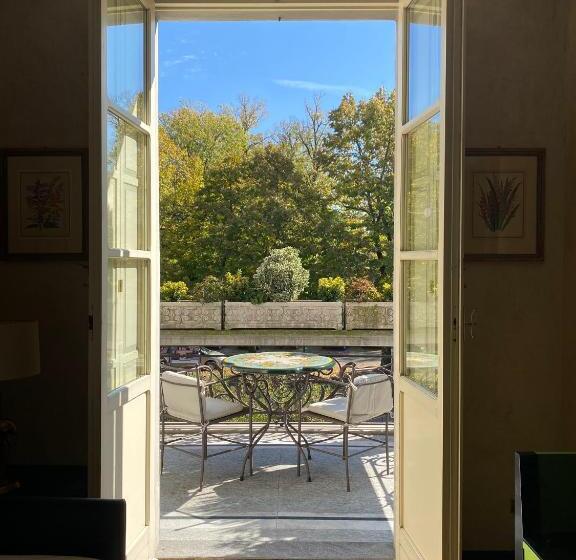 جناح مزوَّد بشرفة, Verdi Boutique