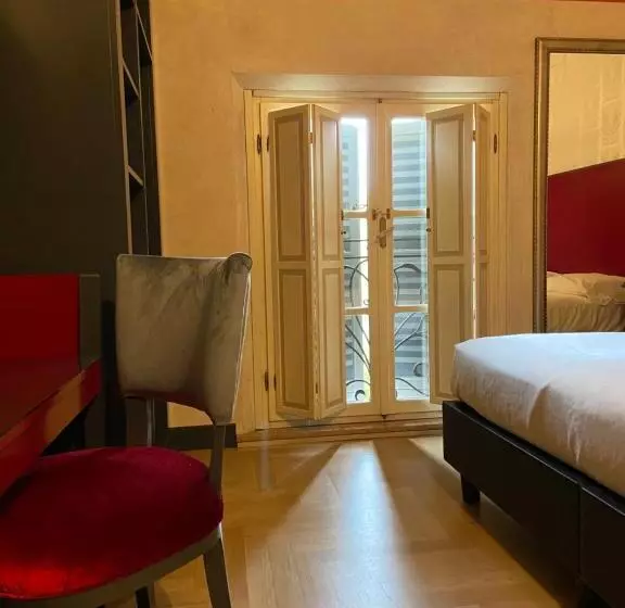 آپارتمان یک خوابه با دری مشترک که هال را جدا می کند., Verdi Boutique