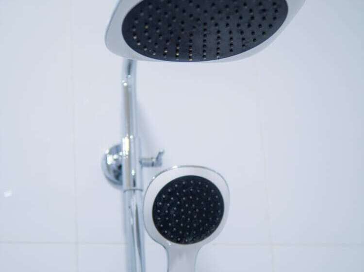 اتاق لوکس, Isle Royal Inn