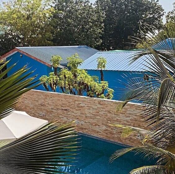 اتاق لوکس, Perla Dhangethi