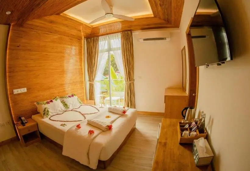 اتاق لوکس, Perla Dhangethi