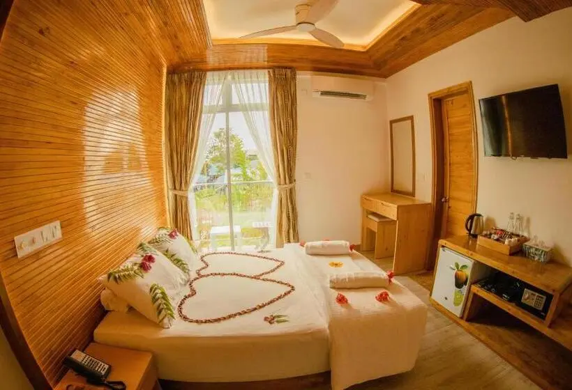 اتاق لوکس, Perla Dhangethi