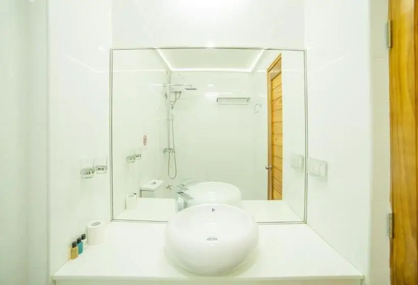 سوییت, Perla Dhangethi