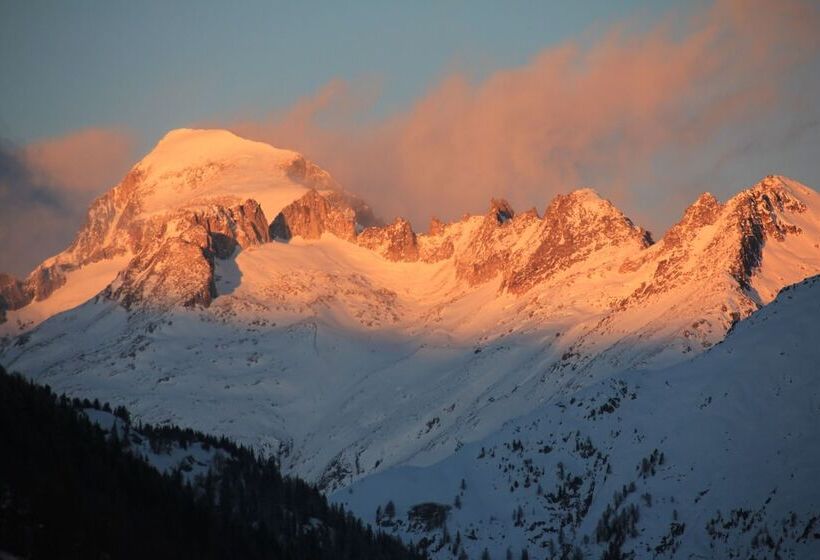 חדר סופריור עם נוף להרים, Astoria