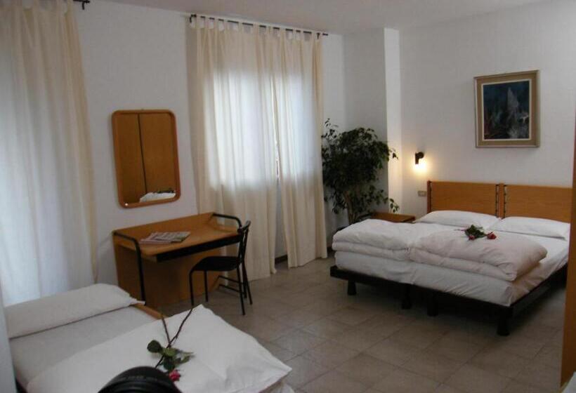 标准三人间, Costaverde Ai Roni