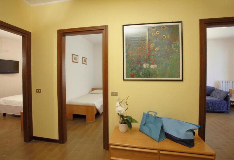 四人标准间, Costaverde Ai Roni