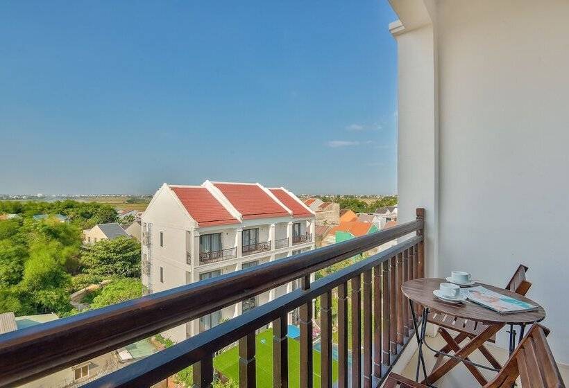 اتاق لوکس با چشم‌انداز شهر, White Lotus Hotel Hoian