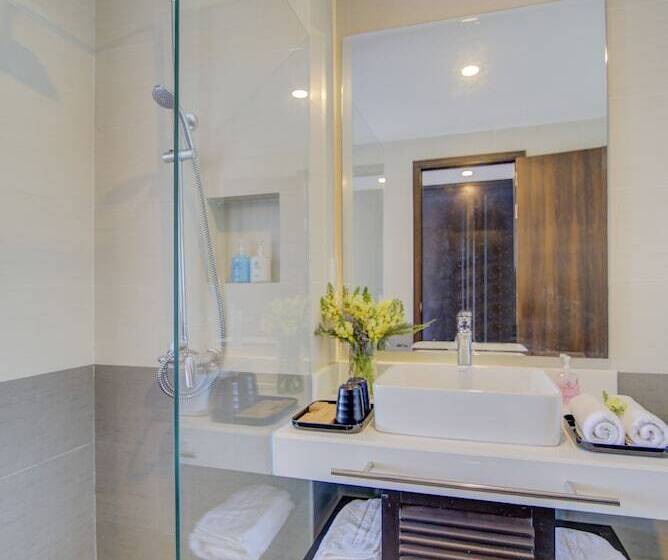 اتاق لوکس با چشم‌انداز شهر, White Lotus Hotel Hoian