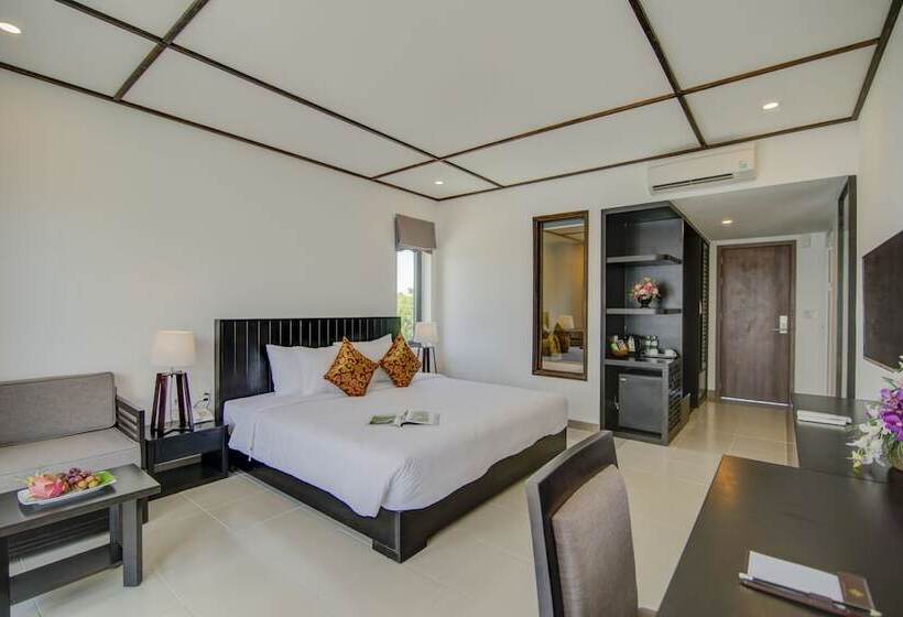اتاق لوکس با چشم‌انداز شهر, White Lotus Hotel Hoian