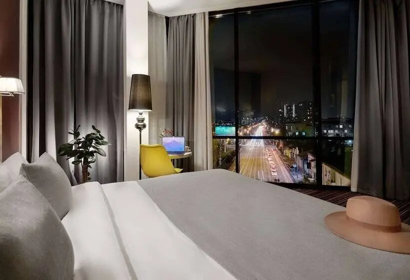 سوییت اجرایی, Golden Tulip Krasnodar