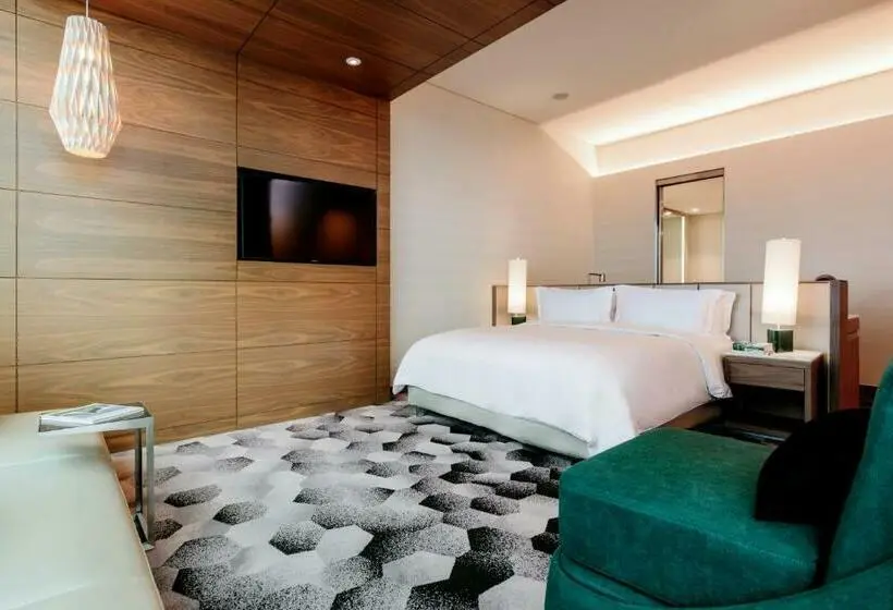 Junior Suite King Bed