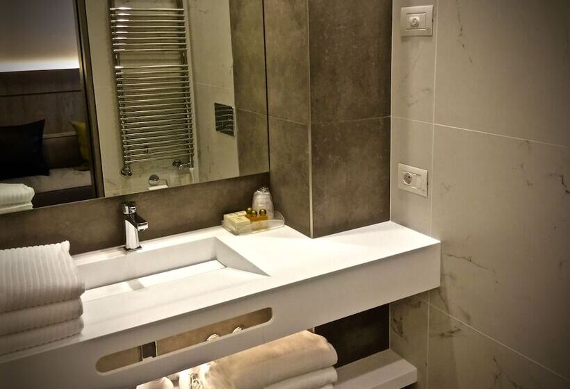 חדר פרמיום לארבעה, Principe Palace