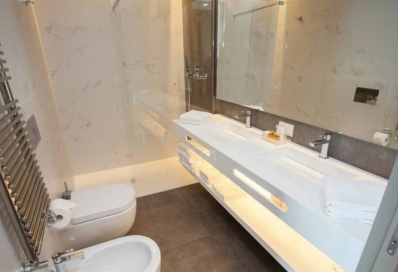 חדר פרמיום לארבעה, Principe Palace