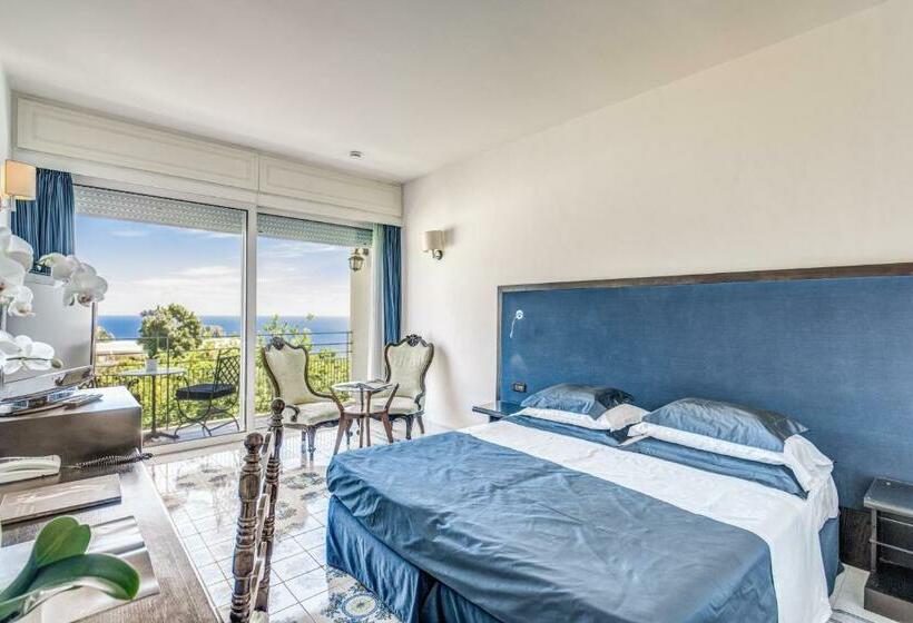 اتاق سوپریور با چشم‌انداز دریا و بالکن, Regina Cristina