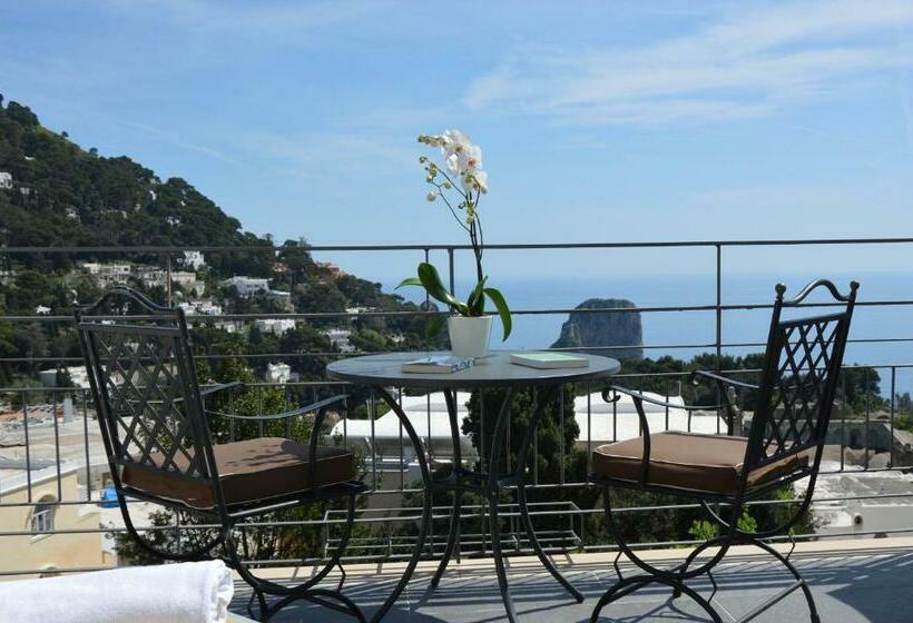 اتاق سوپریور با چشم‌انداز دریا و بالکن, Regina Cristina