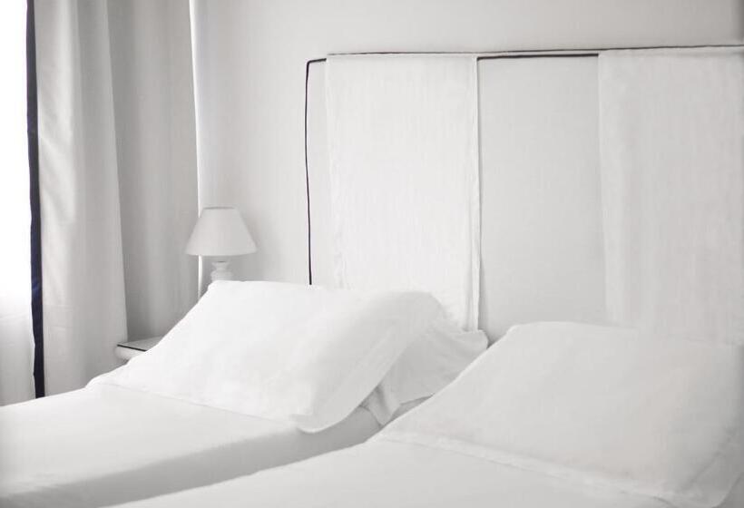 اتاق کلاسیک, Regina Cristina