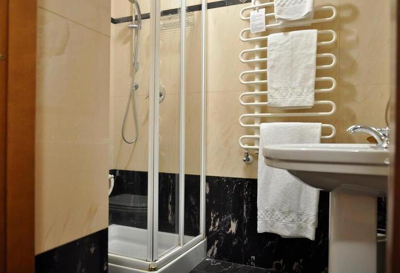 اتاق اکونومی یک تخته, San Guido