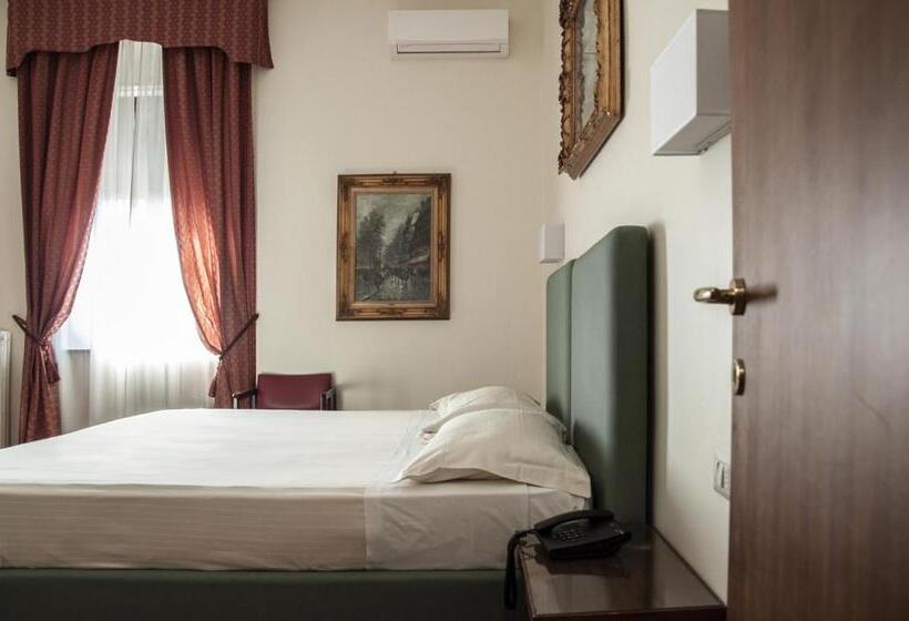 标准间, San Guido