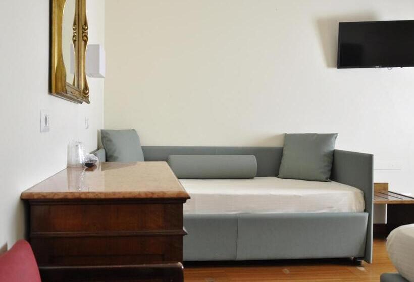 اتاق استاندارد, San Guido