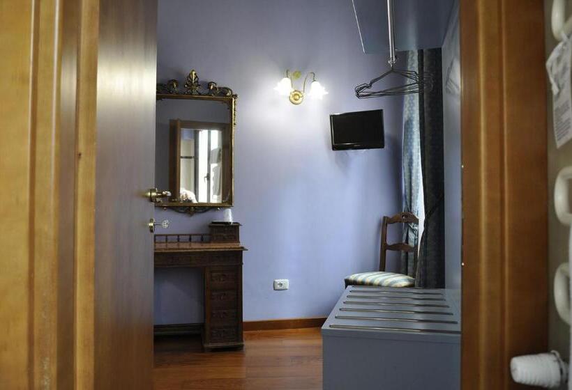 اتاق اکونومی یک تخته, San Guido