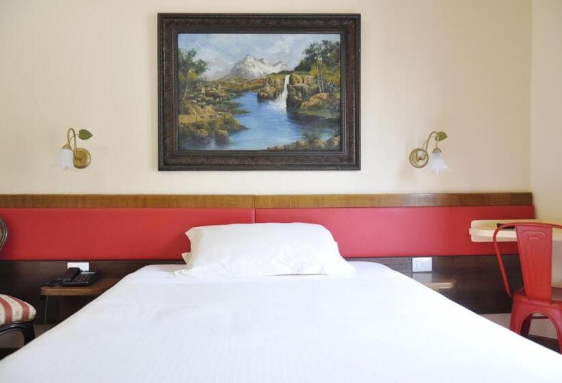 اتاق سوپریور یک تخته, San Guido