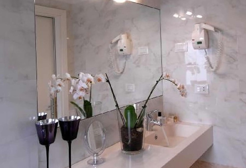 Chambre Standard, Touring