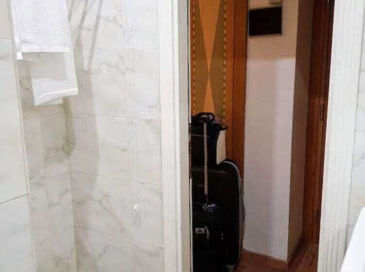 Chambre Supérieure, Touring