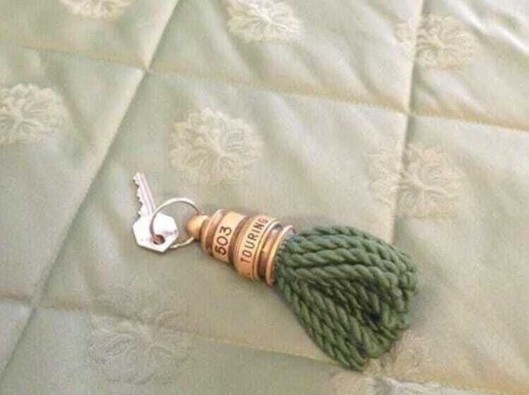 Chambre Basic Individuelle, Touring