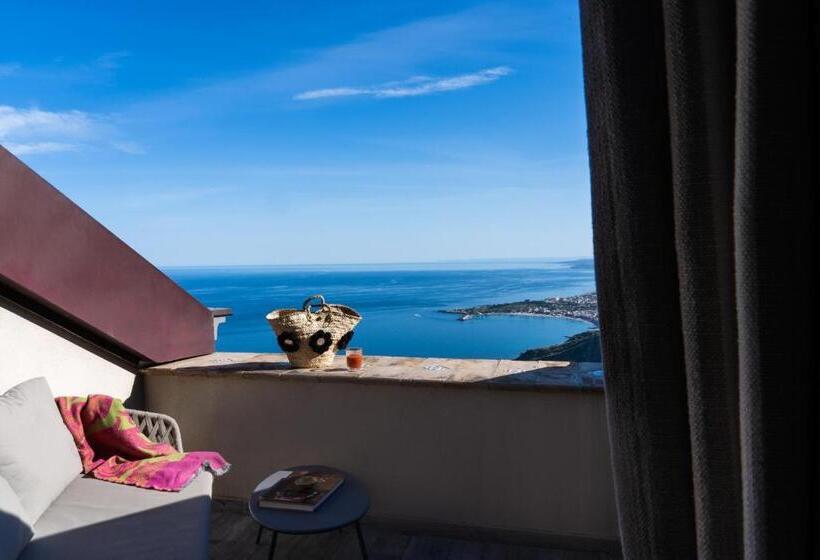 디럭스 주니어 스위트 바다 전망, Villa Ducale