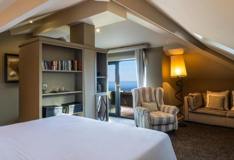 디럭스 주니어 스위트 바다 전망, Villa Ducale