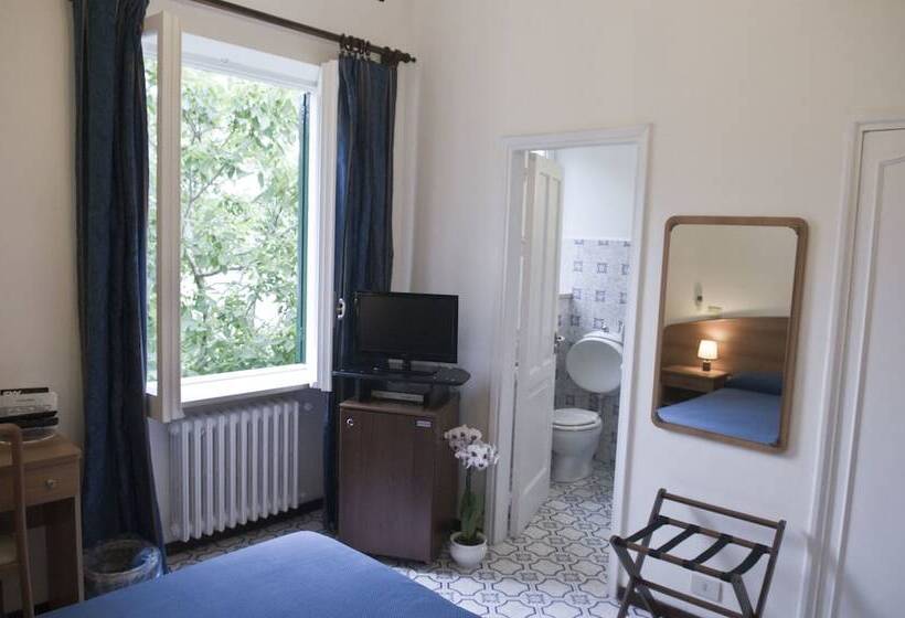 ガーデンビュースタンダードルーム, Villa Sarah