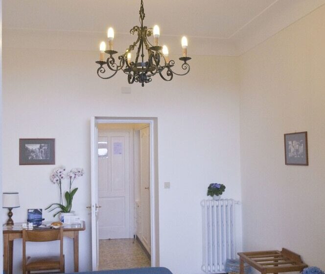 バルコニーつきオーシャンビュースーペリアルーム, Villa Sarah