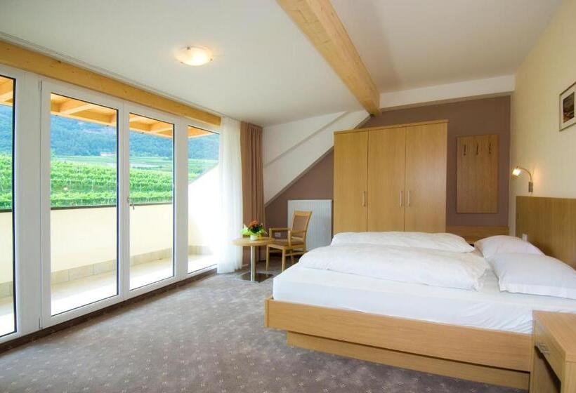 חדר סופריור עם מרפסת, Weingarten