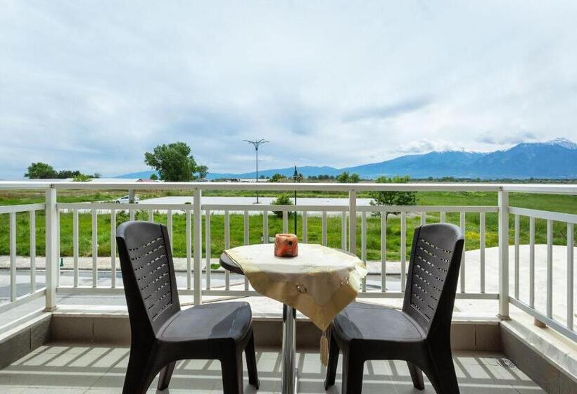 غرفة قياسية ثلاثية, Amfion