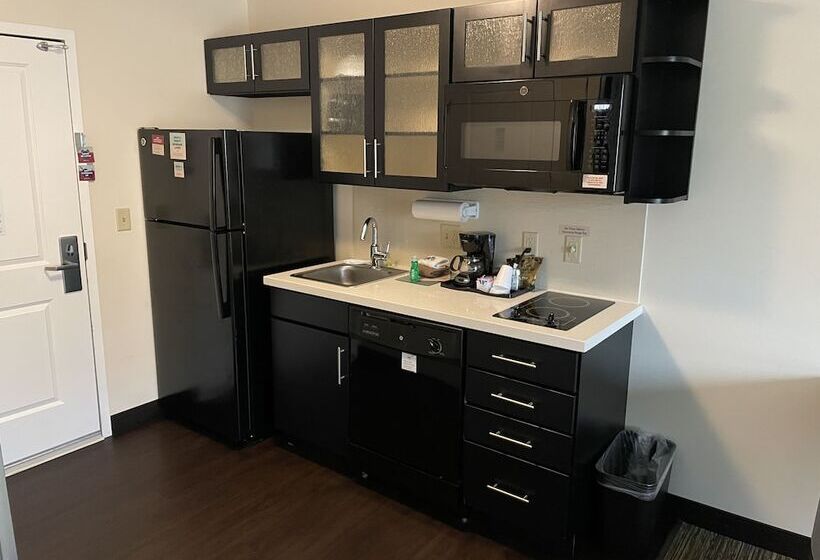 Люкс, Candlewood Suites Philadelphia   Airport Area, An Ihg