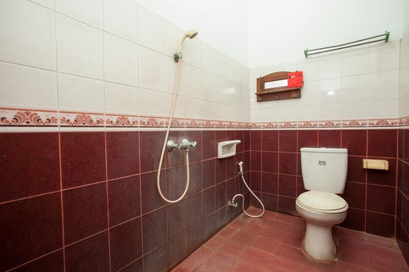 Номер Стандарт, Reddoorz @ Genteng Surabaya 2