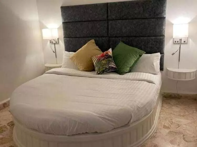 ジュニアスイート, Jamaica Palace