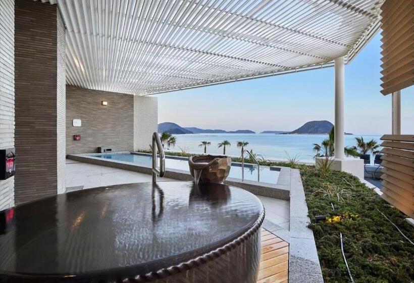 디럭스 4인 룸, Karatsu Seaside